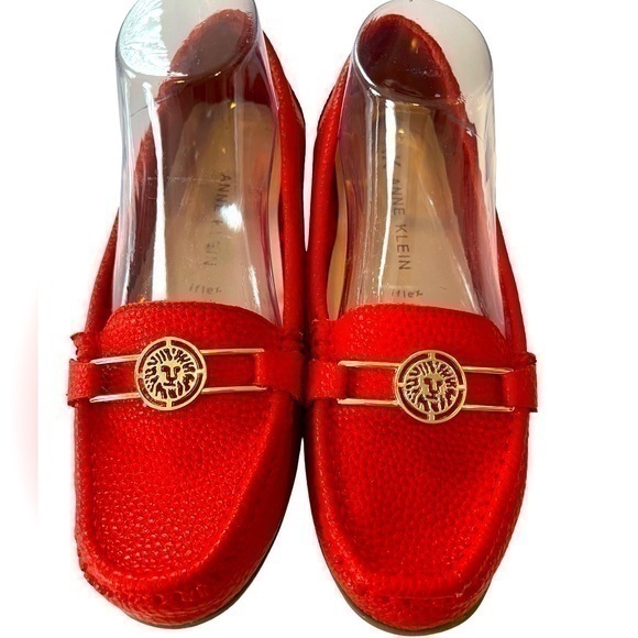 Anne Klein Shoes - Red Anne Klein flats w/gold embellishment size 7.5W